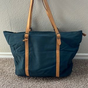 Navy tote bag